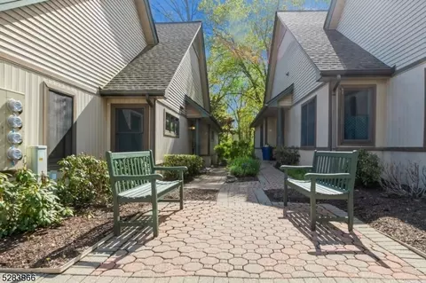24 Park Edge, Berkeley Heights, NJ 07922