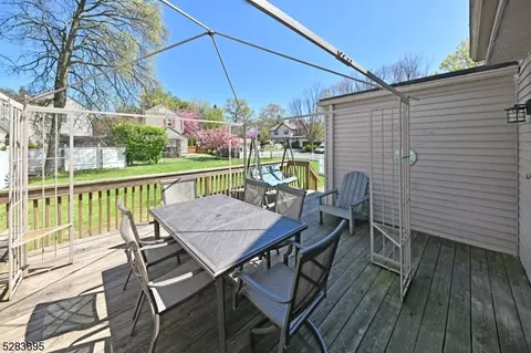 Exterior - 377 Kenwood Rd, Paramus, NJ 07652 photo 8 of 8