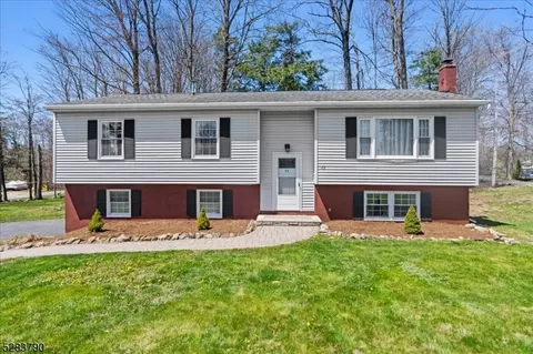 73 Wayside Rd, West Milford Twp, NJ 07421