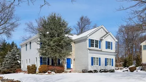 23 Marjaleen Dr, Randolph, NJ 07869