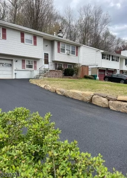 45 Hallvard Ter, Rockaway Twp, NJ 07866
