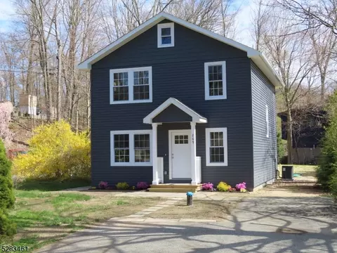 269 Point Breeze Dr, West Milford Twp, NJ 07421