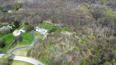 16 Bailey Dr, Vernon Twp, NJ 07418