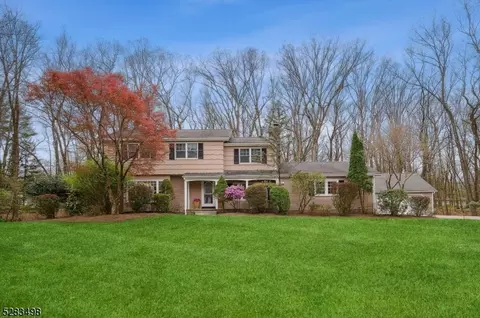 28 Deer Trl, Ramsey, NJ 07446