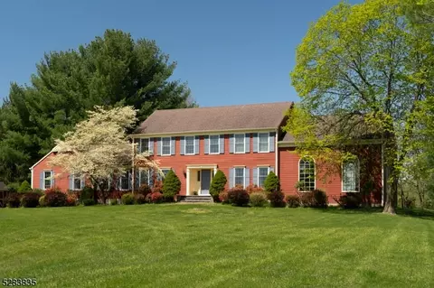 21 Apple Tree Rd, Flemington, NJ 08822