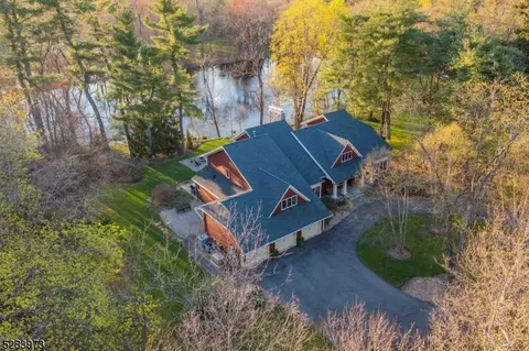 5 Halifax Rd, Mahwah, NJ 07430