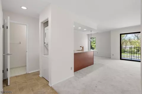 2 Sam Bonnell Dr, Clinton, NJ 08809 photo 7
