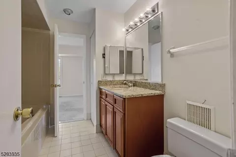 2 Sam Bonnell Dr, Clinton, NJ 08809 photo 15