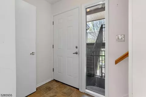 2 Sam Bonnell Dr, Clinton, NJ 08809 photo 12