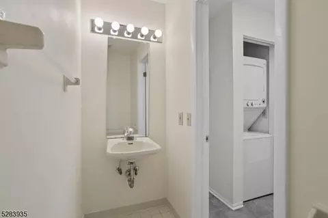 2 Sam Bonnell Dr, Clinton, NJ 08809 photo 10
