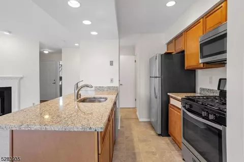 2 Sam Bonnell Dr, Clinton, NJ 08809 photo 6