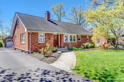 58 Grant Ave, Somerville, NJ 08876