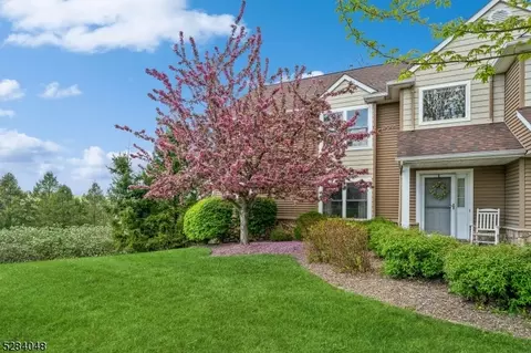 2 Bramble Ct #2, Hamburg, NJ 07419