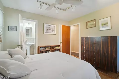 27 Lawrence Rd, Wayne, NJ 07470 photo 17