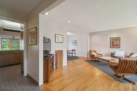 27 Lawrence Rd, Wayne, NJ 07470 photo 6
