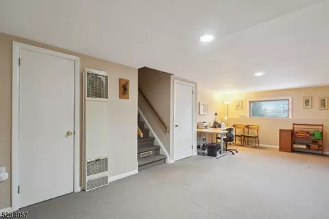 27 Lawrence Rd, Wayne, NJ 07470 photo 22