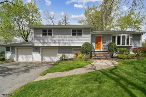 27 Lawrence Rd, Wayne, NJ 07470