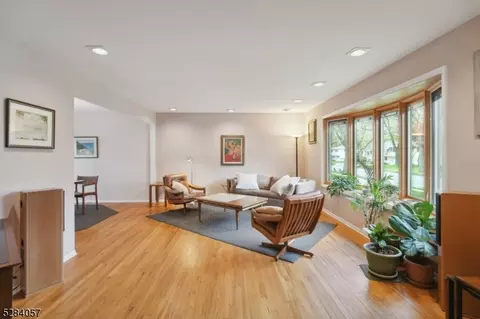 27 Lawrence Rd, Wayne, NJ 07470 photo 7