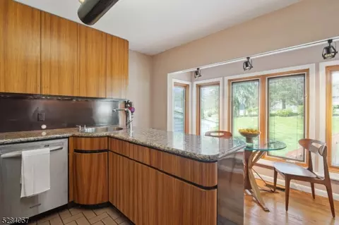 27 Lawrence Rd, Wayne, NJ 07470 photo 12