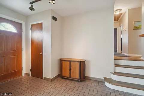 27 Lawrence Rd, Wayne, NJ 07470 photo 5