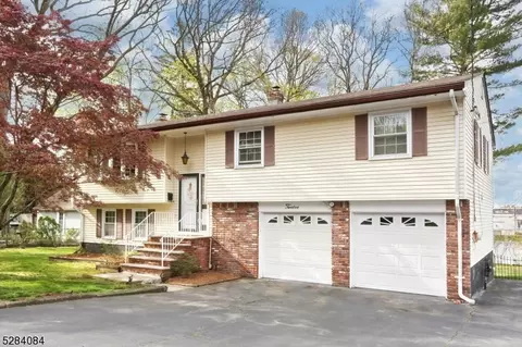 12 Colonial Dr, Midland Park, NJ 07432