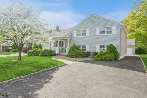 6 Red Oak Ln, Kenilworth, NJ 07033