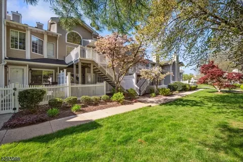 34 Crestmont Rd, Bedminster, NJ 07921 photo 2