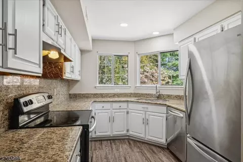 34 Crestmont Rd, Bedminster, NJ 07921 photo 16