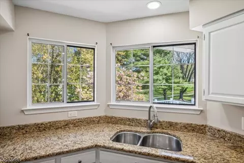 34 Crestmont Rd, Bedminster, NJ 07921 photo 18