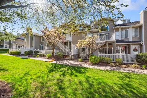 34 Crestmont Rd, Bedminster, NJ 07921 photo 3