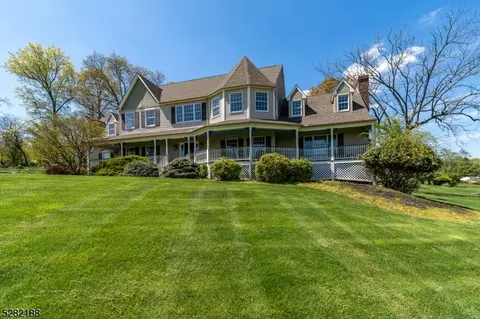 2 Alpine Pl, Flemington, NJ 08822