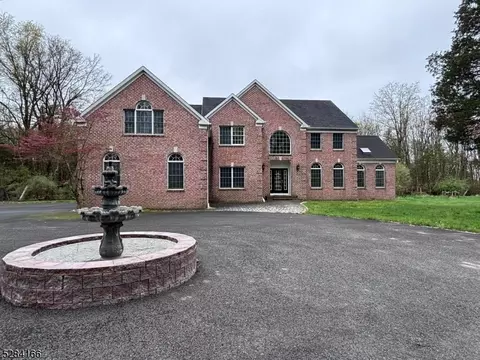 55 Fairview Rd, Frenchtown, NJ 08825