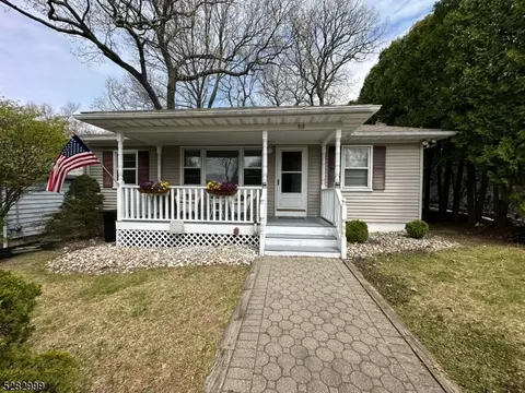 519 Dinah Rd, Roxbury Twp, NJ 07850