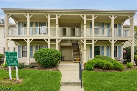 325 Wycoff Way, East Brunswick, NJ 08816