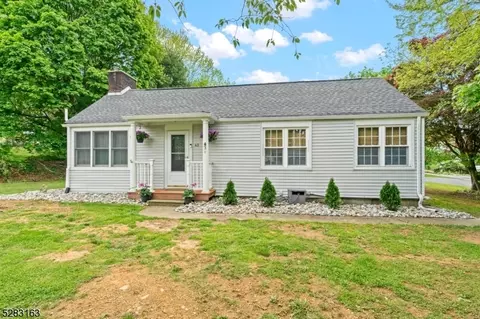 43 Washburn Ave, Washington, NJ 07882