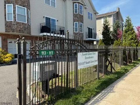 113 S Grove St #1E, East Orange, NJ 07018