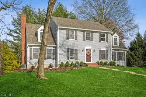 16 Devonshire Ln, Mendham Twp, NJ 07945