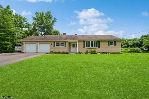 28 Thor Solberg Rd, Readington Twp, NJ 08889