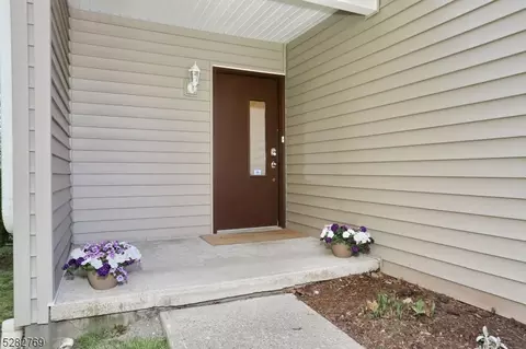 58 Lockley Ct, Wayne, NJ 07470 photo 4