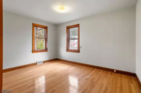 496 Franklin St, Alpha, NJ 08865 photo 9