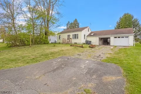 496 Franklin St, Alpha, NJ 08865