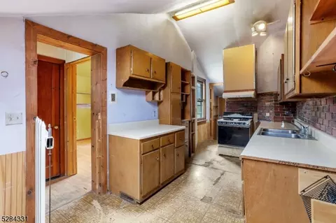 496 Franklin St, Alpha, NJ 08865 photo 7