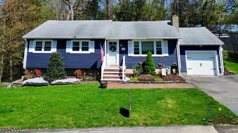 26 Yuma Trl, Jefferson, NJ 07438