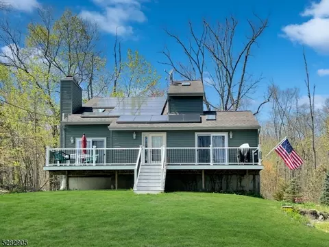 177 Lackawanna Dr, Stanhope, NJ 07874