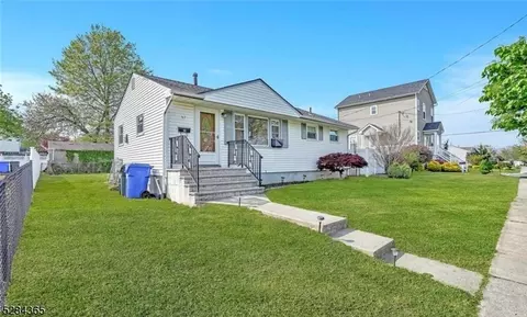 57 E Tappen St, Woodbridge Twp, NJ 07064