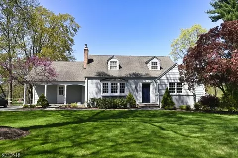 1524 Valley Rd, Millington, NJ 07946