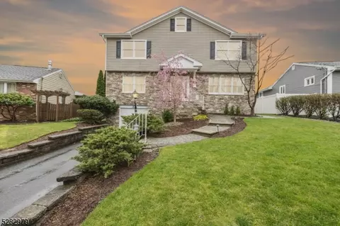 23 Winding Way, Cedar Grove, NJ 07009