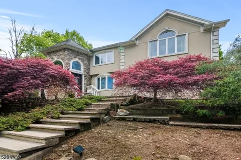 586 Terhune Dr, Wayne, NJ 07470
