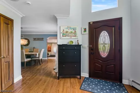 586 Terhune Dr, Wayne, NJ 07470 photo 20
