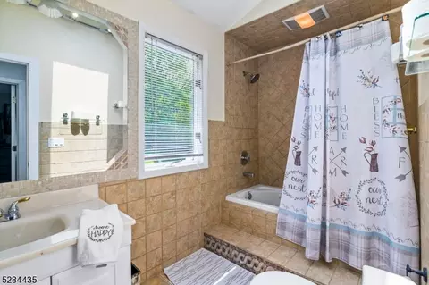 586 Terhune Dr, Wayne, NJ 07470 photo 27